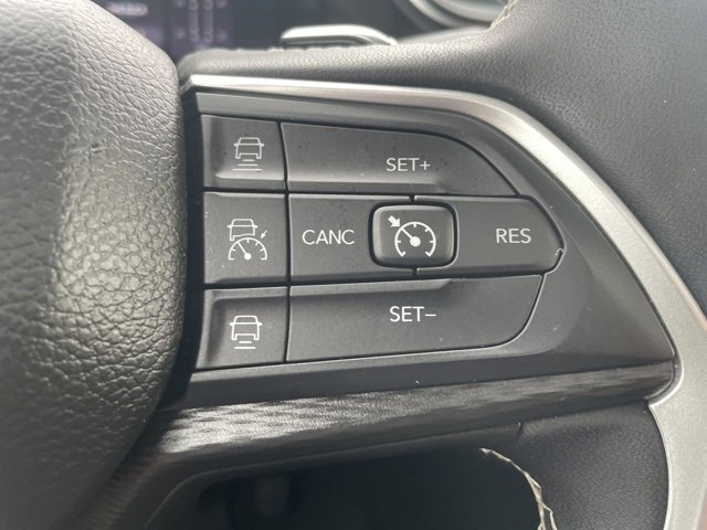 Used 2024 Jeep Grand Cherokee L Laredo image 23