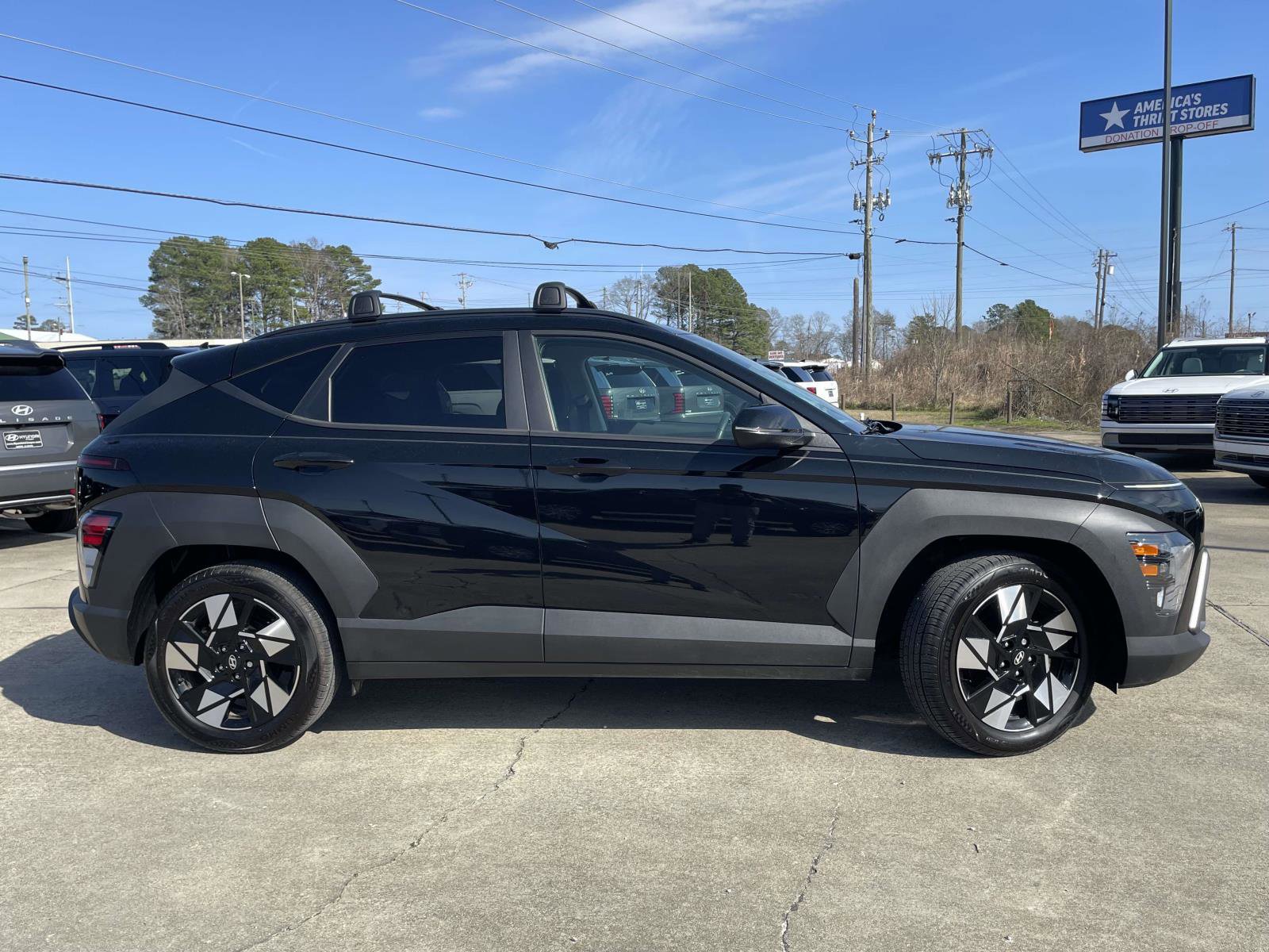 Certified 2025 Hyundai Kona SEL image 2