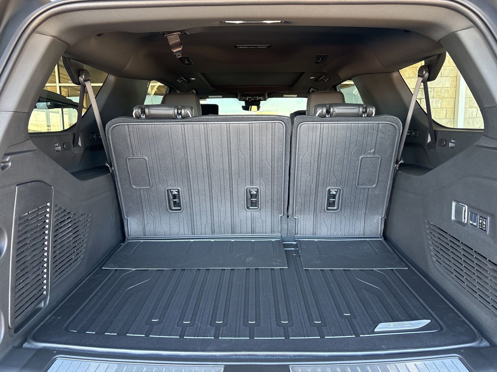 New 2026 GMC Yukon XL AT4 Ultimate w/ LPO, Floor Liner Package image 18