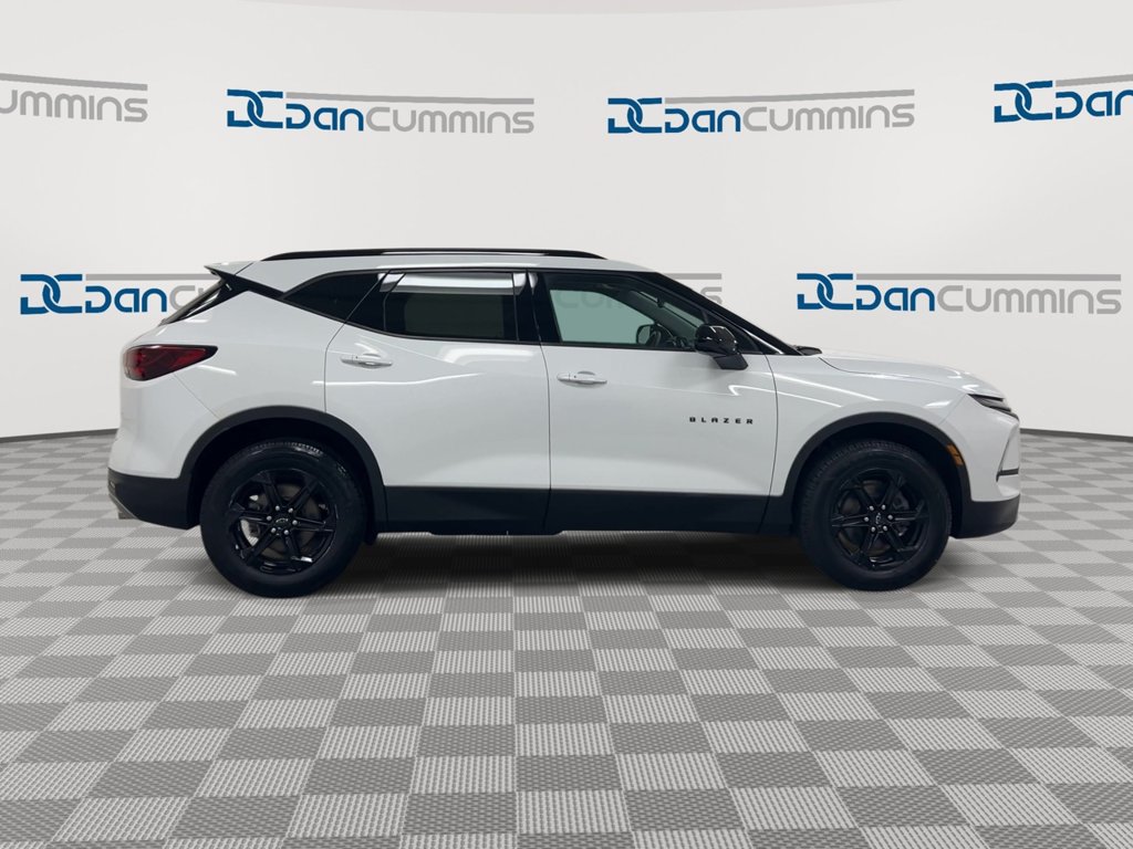 Used 2023 Chevrolet Blazer LT FWD image 9