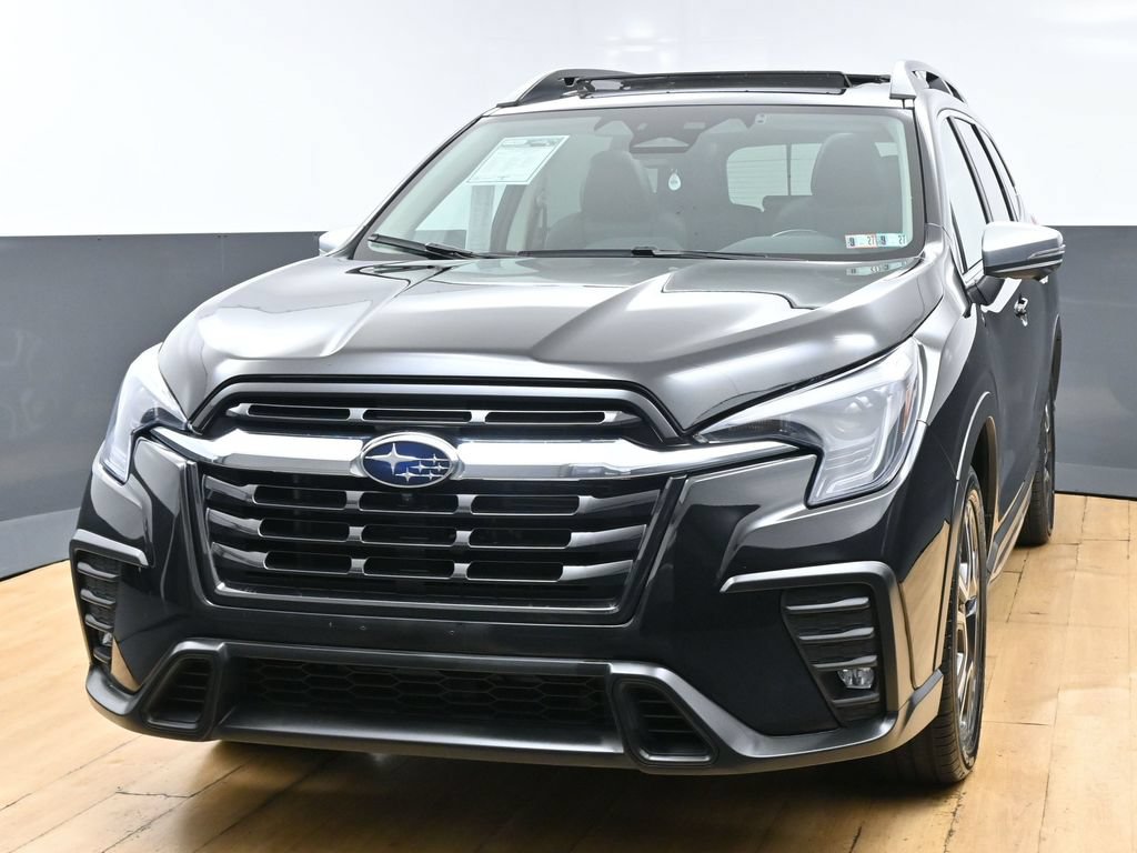 Used 2023 Subaru Ascent Limited w/ Technology Package AWD/4WD image 5