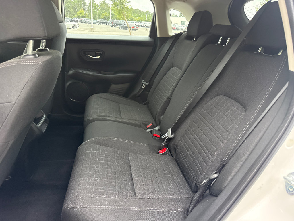 Certified 2023 Honda HR-V LX image 32