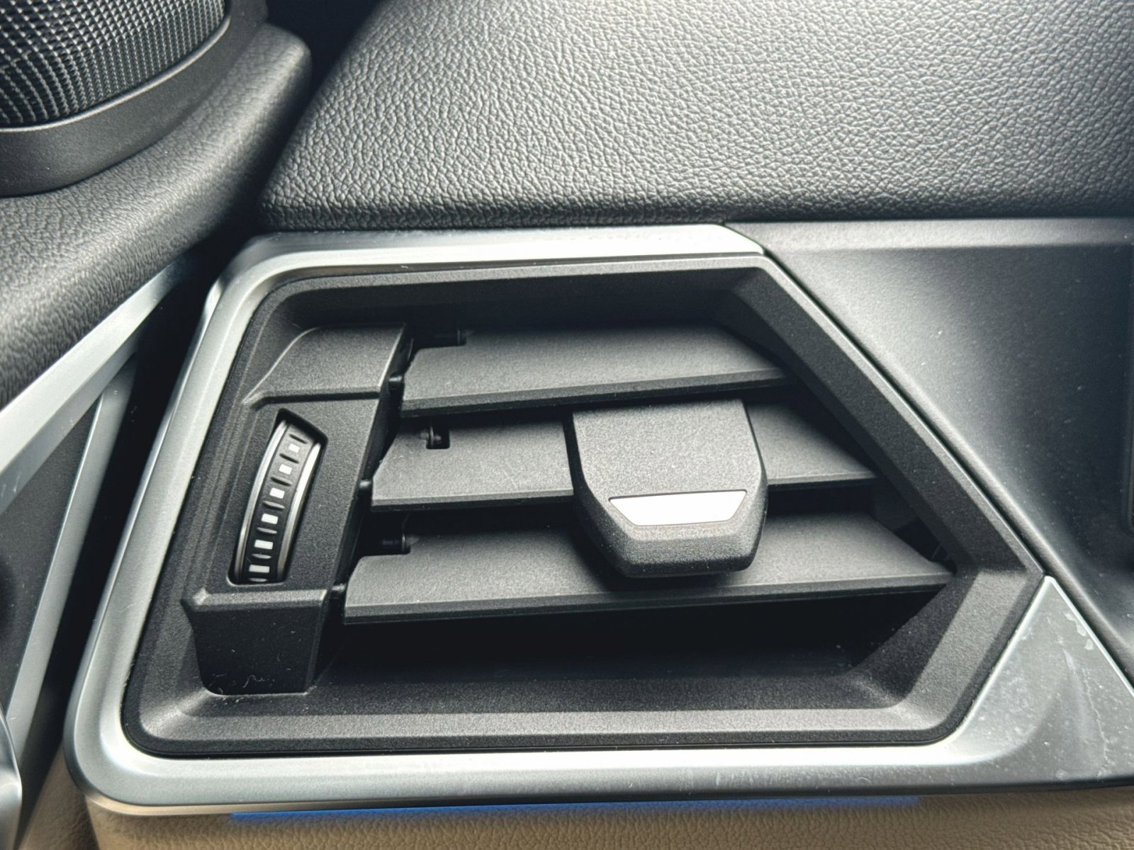 Used 2024 BMW i4 eDrive35 w/ Premium Package image 22