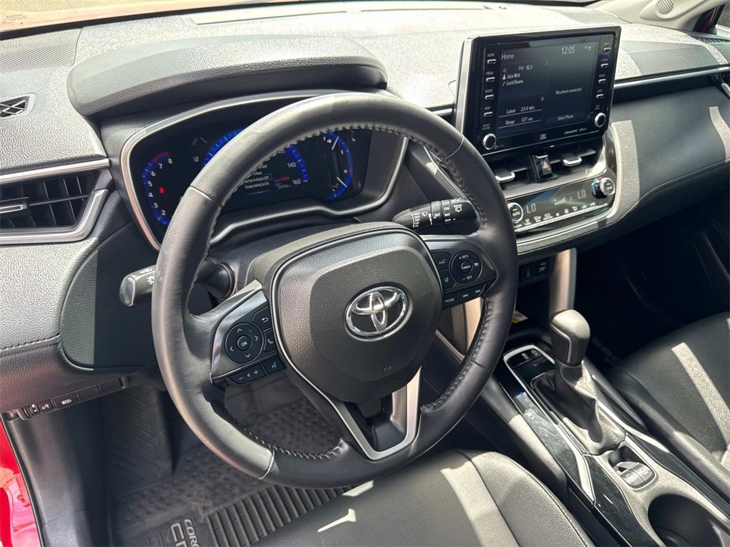 Used 2022 Toyota Corolla Cross XLE image 8