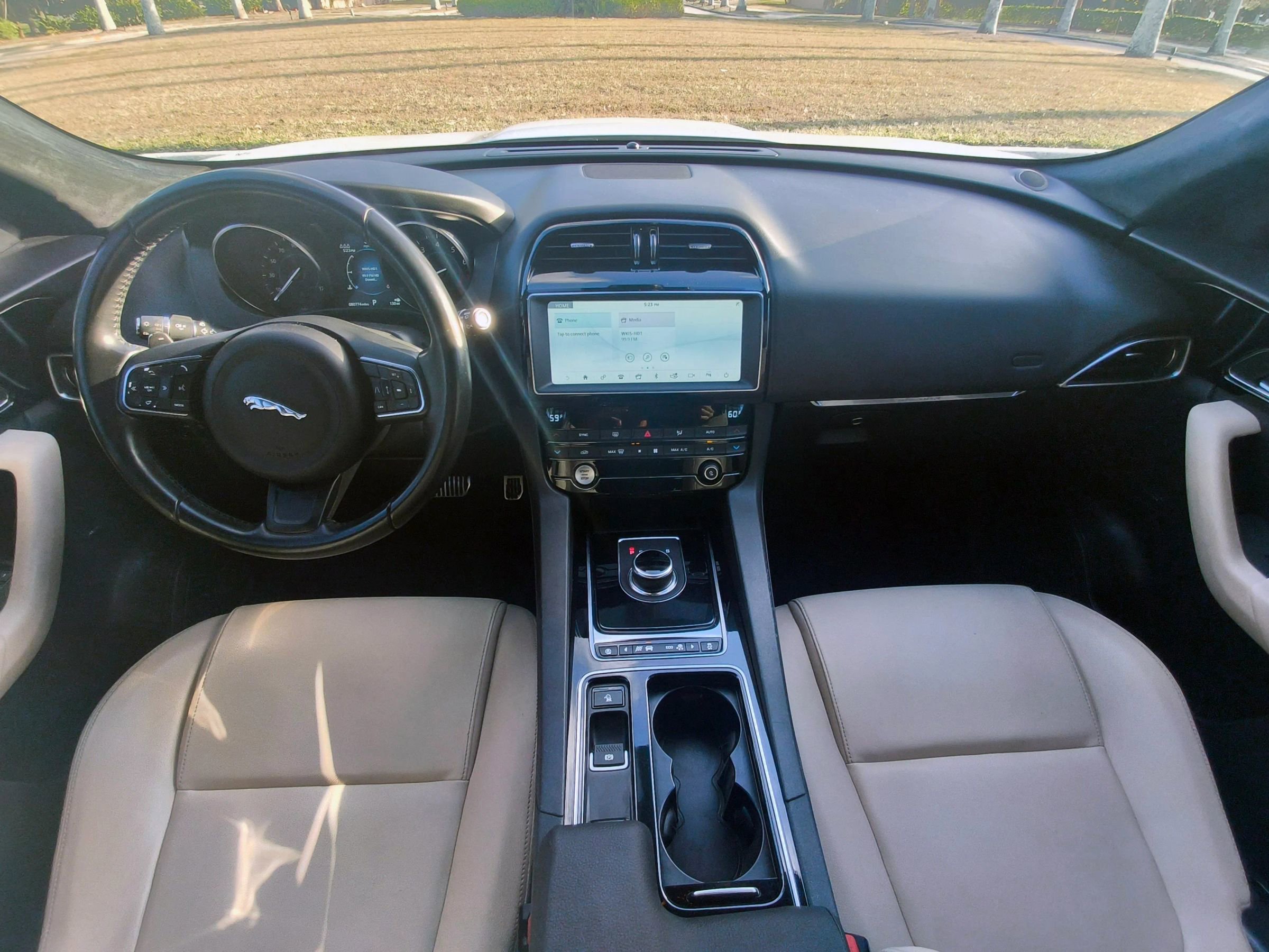 Used 2019 Jaguar F-PACE Premium image 5