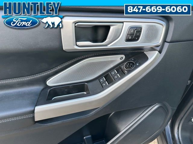 Used 2023 Ford Explorer Limited image 21