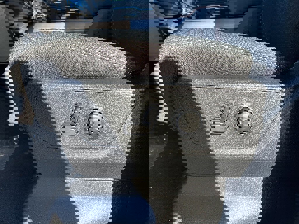 New 2026 RAM 1500 4x4 Crew Cab image 21