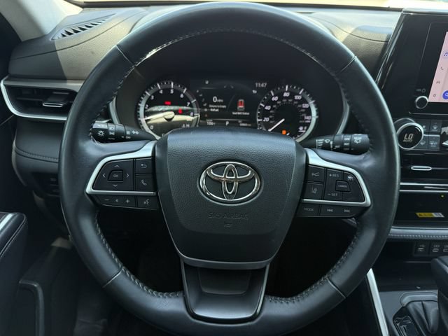 Used 2023 Toyota Highlander XLE FWD image 14