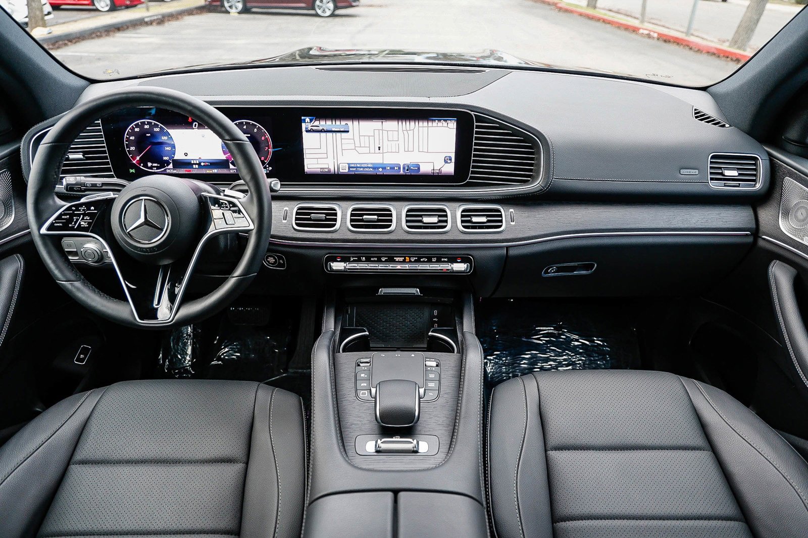 Used 2025 Mercedes-Benz GLS 450 4MATIC image 10