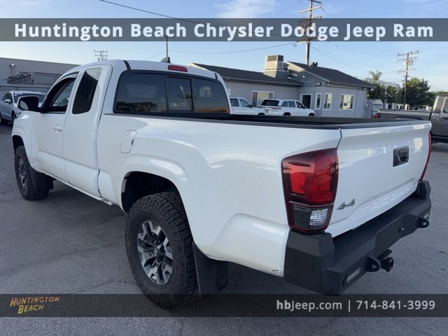 Used 2020 Toyota Tacoma SR image 7