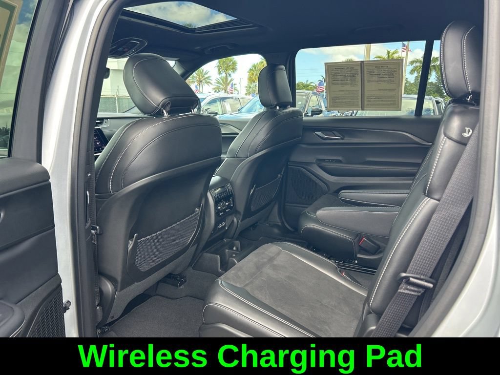 Used 2025 Jeep Grand Cherokee L Altitude RWD image 35