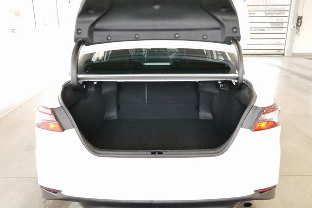 Used 2021 Toyota Camry LE image 13