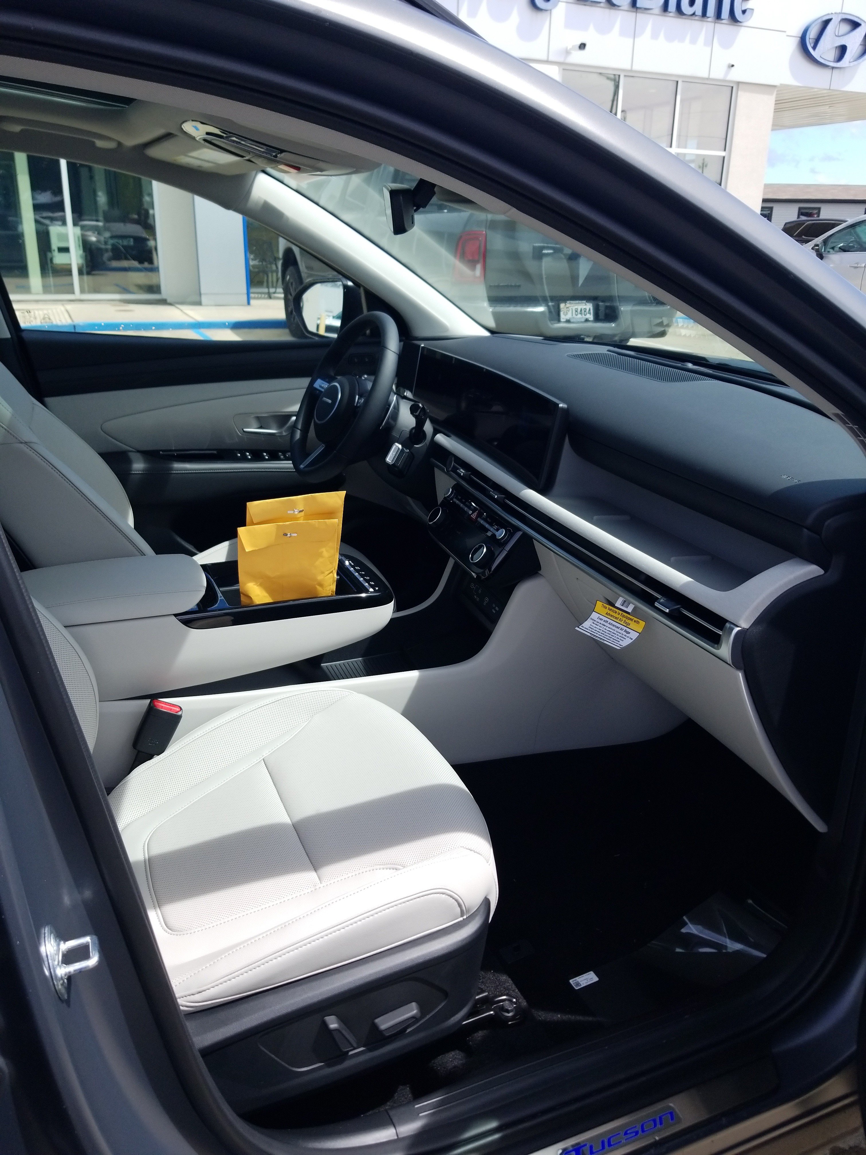 New 2026 Hyundai Tucson Limited FWD image 12