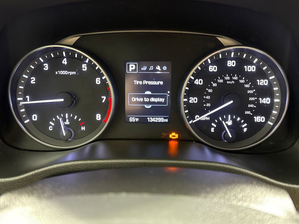 Used 2017 Hyundai Elantra Limited image 14