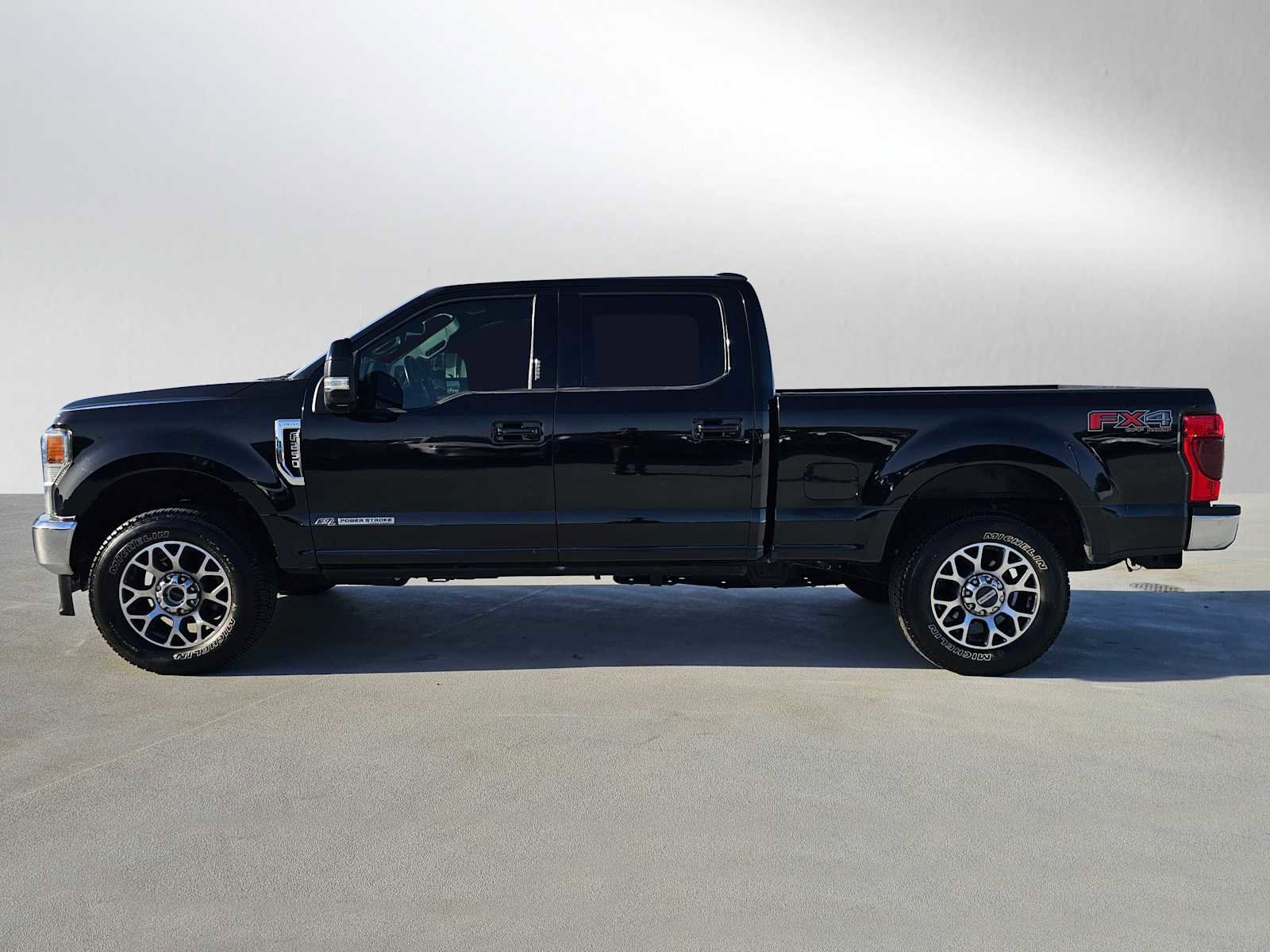 Used 2022 Ford F250 Lariat w/ FX4 Off-Road Package image 2