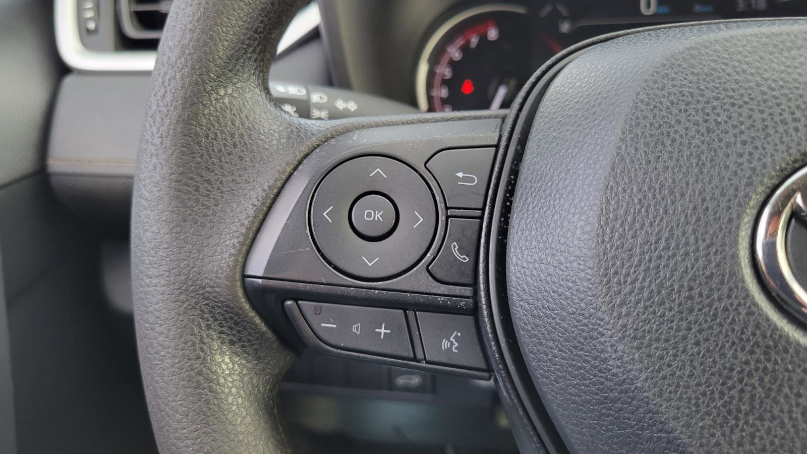 Used 2023 Toyota RAV4 XLE w/ Convenience Package image 23