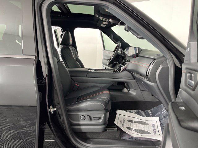 Used 2026 Nissan Armada PRO-4X AWD/4WD image 42