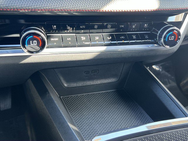 Used 2025 Chevrolet Equinox RS w/ Convenience Package III image 17