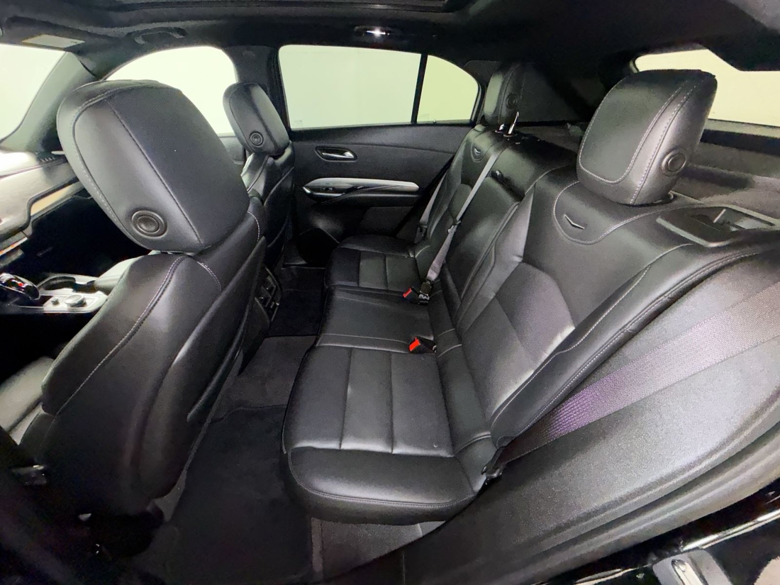 Used 2023 Cadillac XT4 Premium Luxury w/ Technology Package AWD/4WD image 25