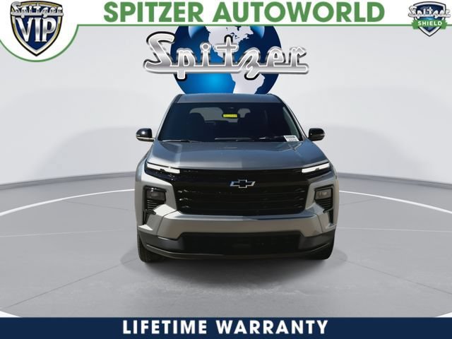 New 2026 Chevrolet Traverse LT w/ Midnight/Sport Edition FWD image 3