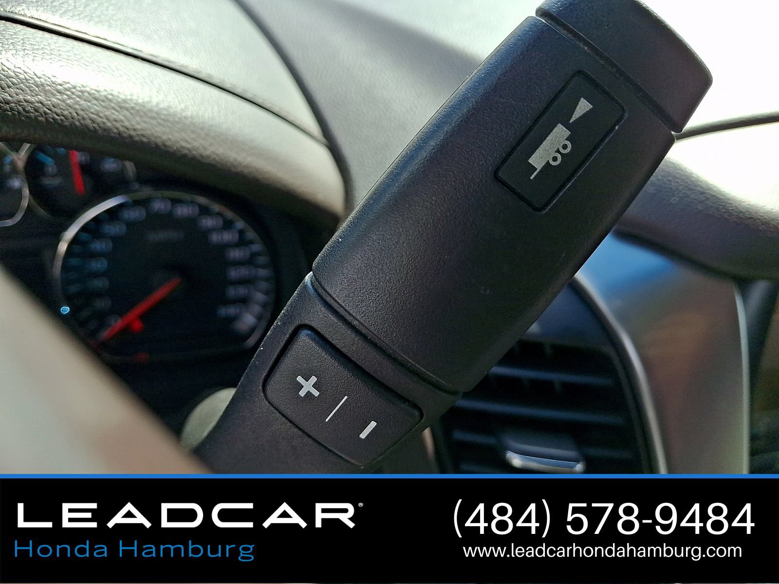 Used 2015 Chevrolet Suburban LT AWD/4WD image 16