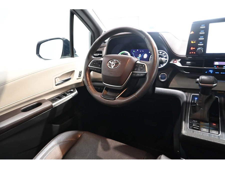 Used 2022 Toyota Sienna Platinum AWD/4WD image 24
