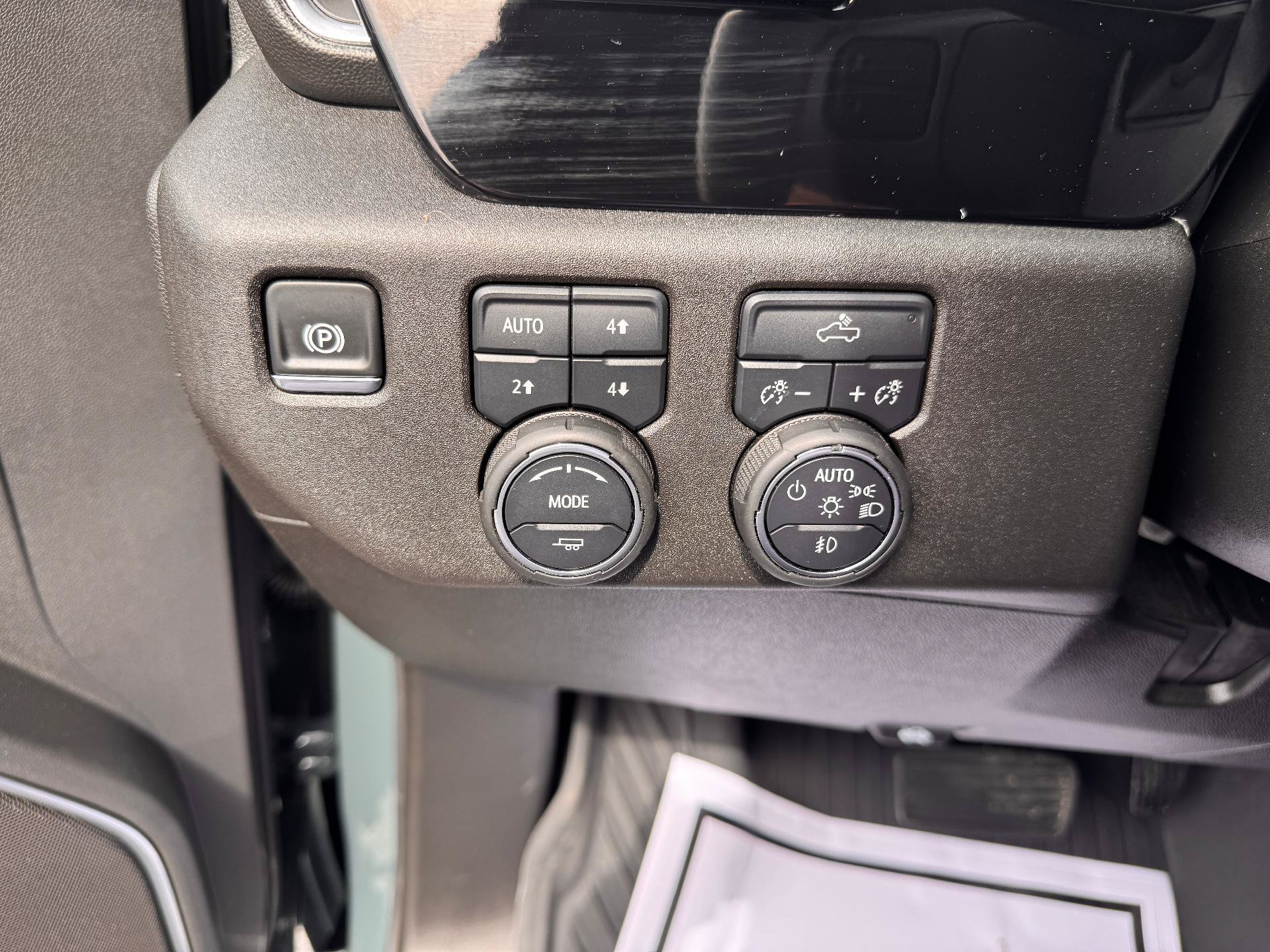 Used 2025 Chevrolet Silverado 3500 LT w/ Convenience Package AWD/4WD image 24