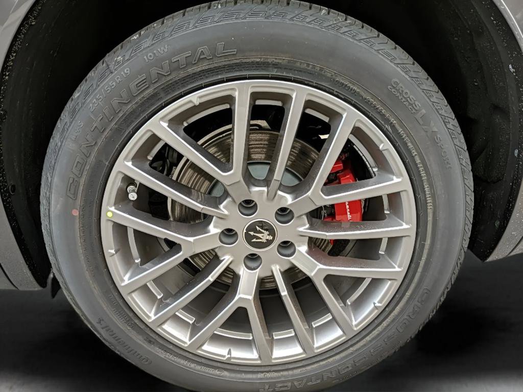 New 2023 Maserati Grecale GT image 13
