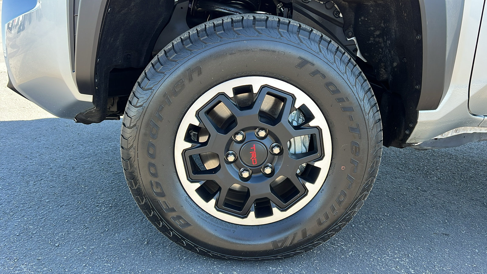 Used 2024 Toyota Tacoma TRD Off-Road AWD/4WD image 11