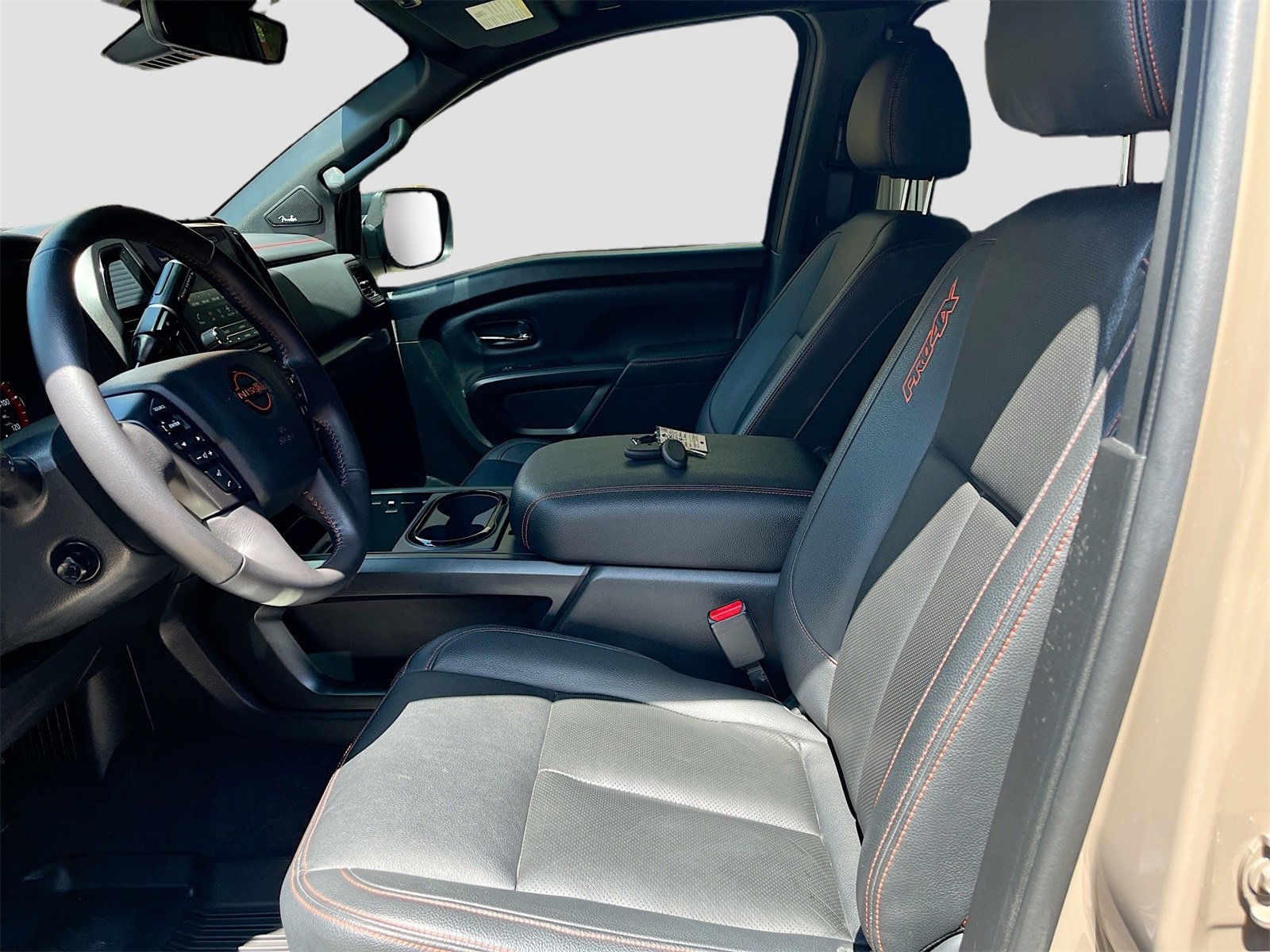 Used 2024 Nissan Titan PRO-4X w/ Pro-4x Convenience Package image 22