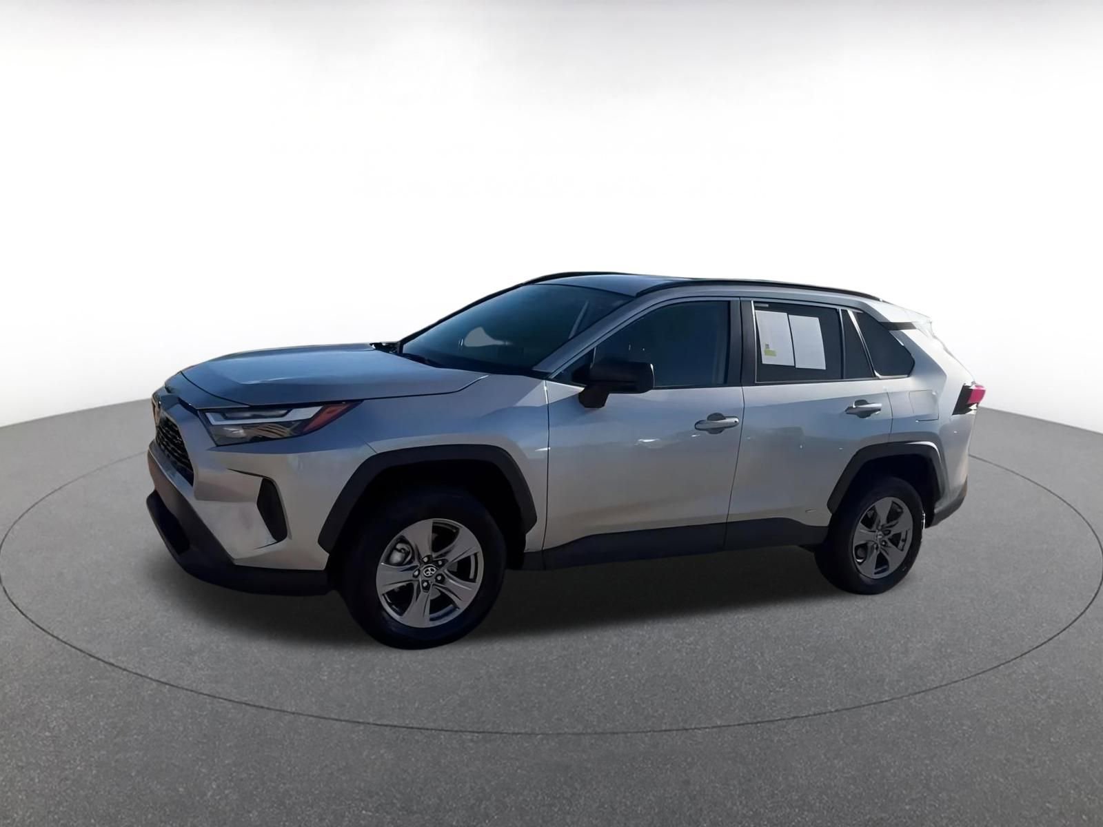 Used 2025 Toyota RAV4 LE image 8