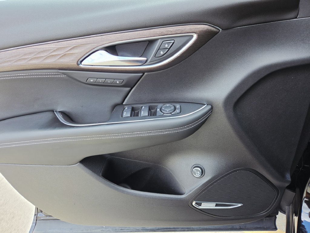 Used 2023 Buick Envision Avenir FWD image 13
