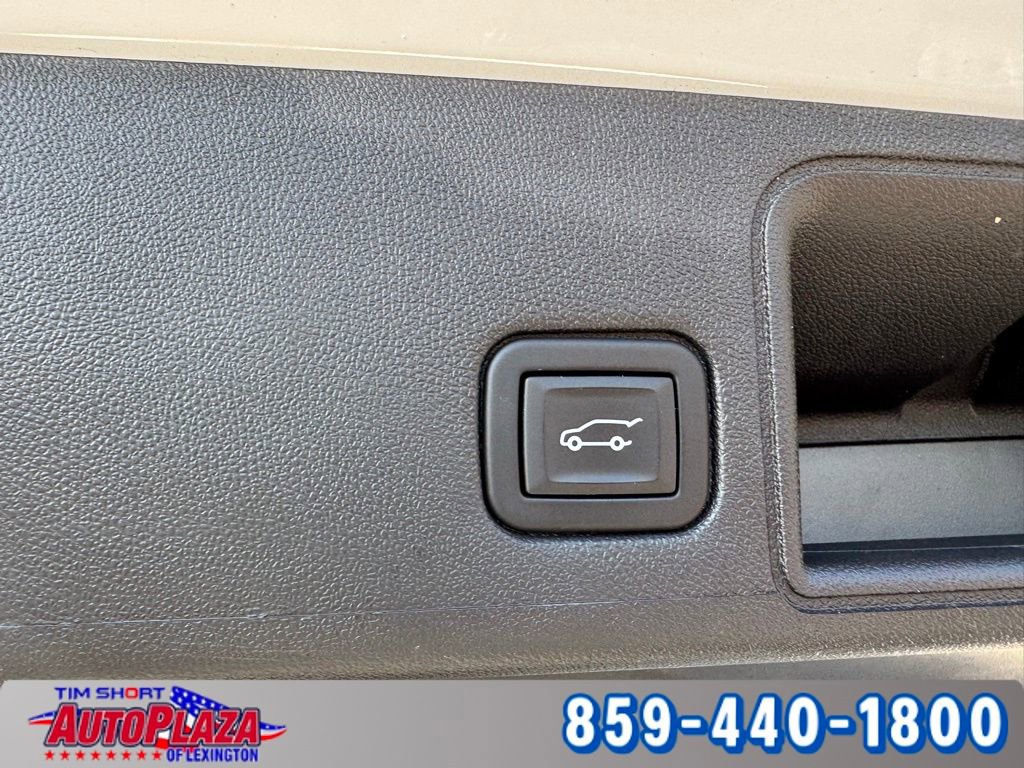 Used 2023 GMC Terrain SLE w/ Driver Convenience Package image 38