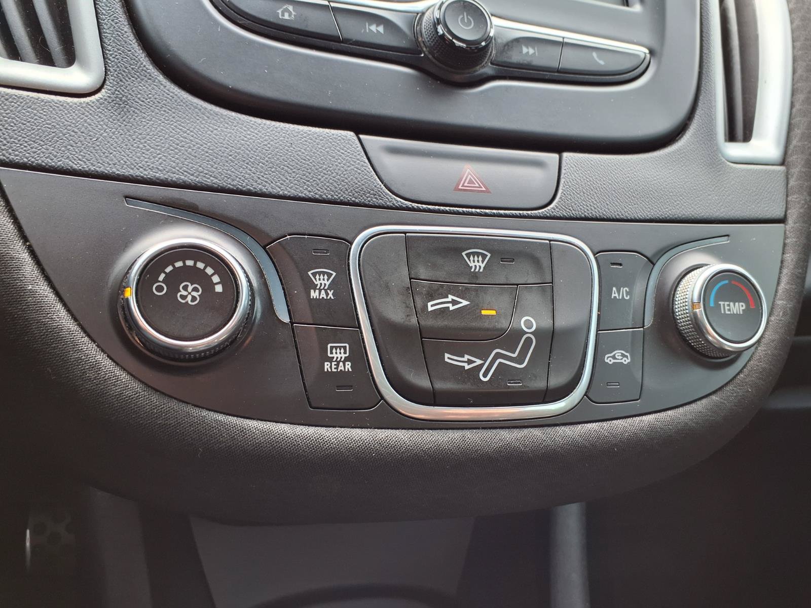 Used 2018 Chevrolet Malibu LS FWD image 8