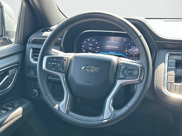 Used 2024 Chevrolet Suburban Z71 w/ Luxury Package AWD/4WD image 6
