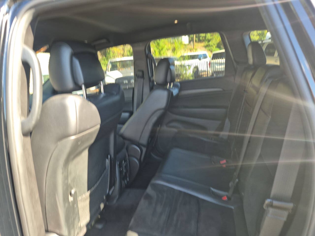 Used 2017 Jeep Grand Cherokee Altitude AWD/4WD image 6
