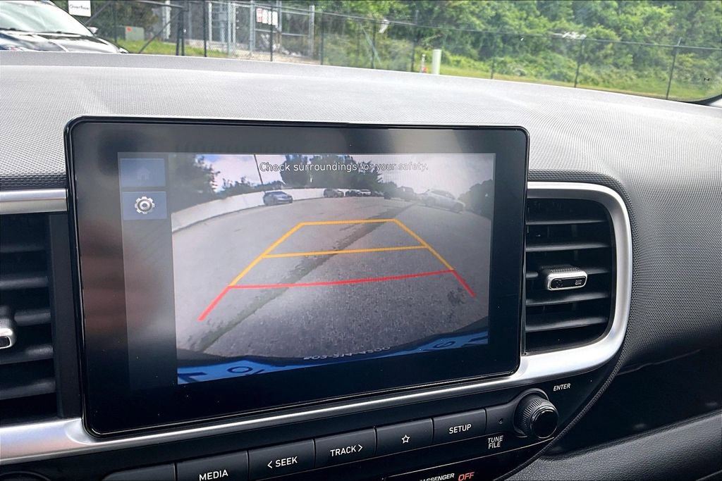 Used 2025 Hyundai Venue SEL FWD image 21