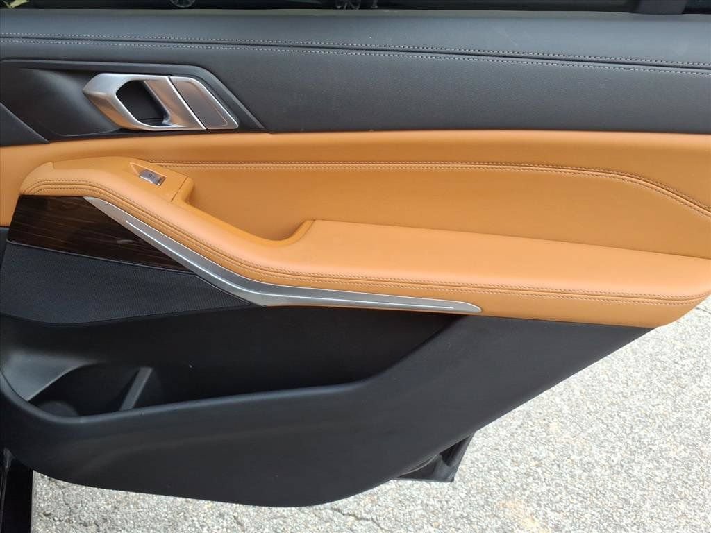 Used 2023 BMW X7 xDrive40i AWD/4WD image 16