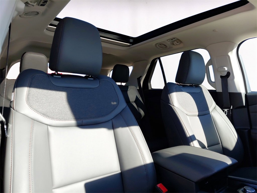 New 2026 Ford Explorer Active image 15