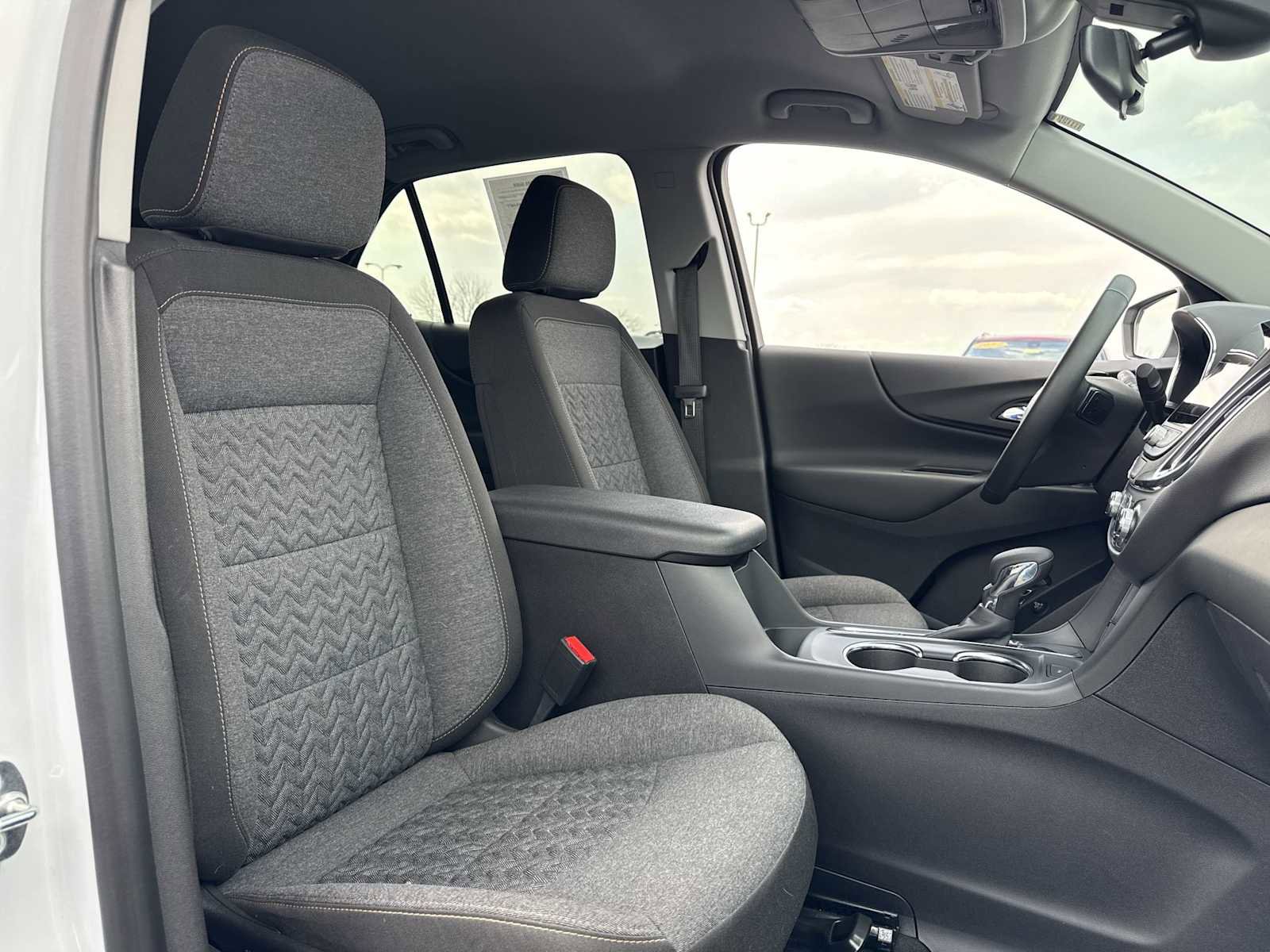 Certified 2024 Chevrolet Equinox LT FWD image 24