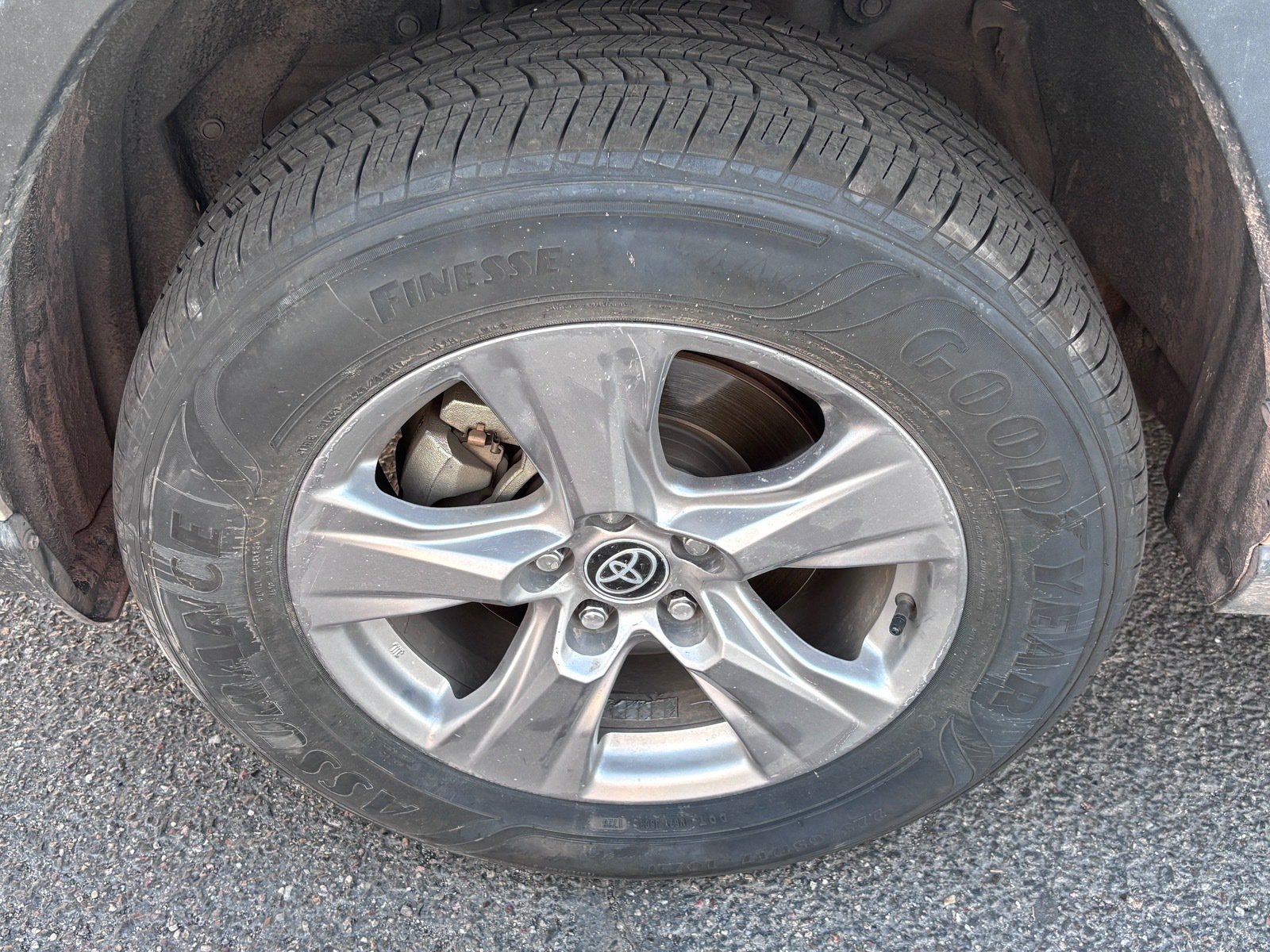 Used 2023 Toyota RAV4 XLE w/ Convenience Package AWD/4WD image 5