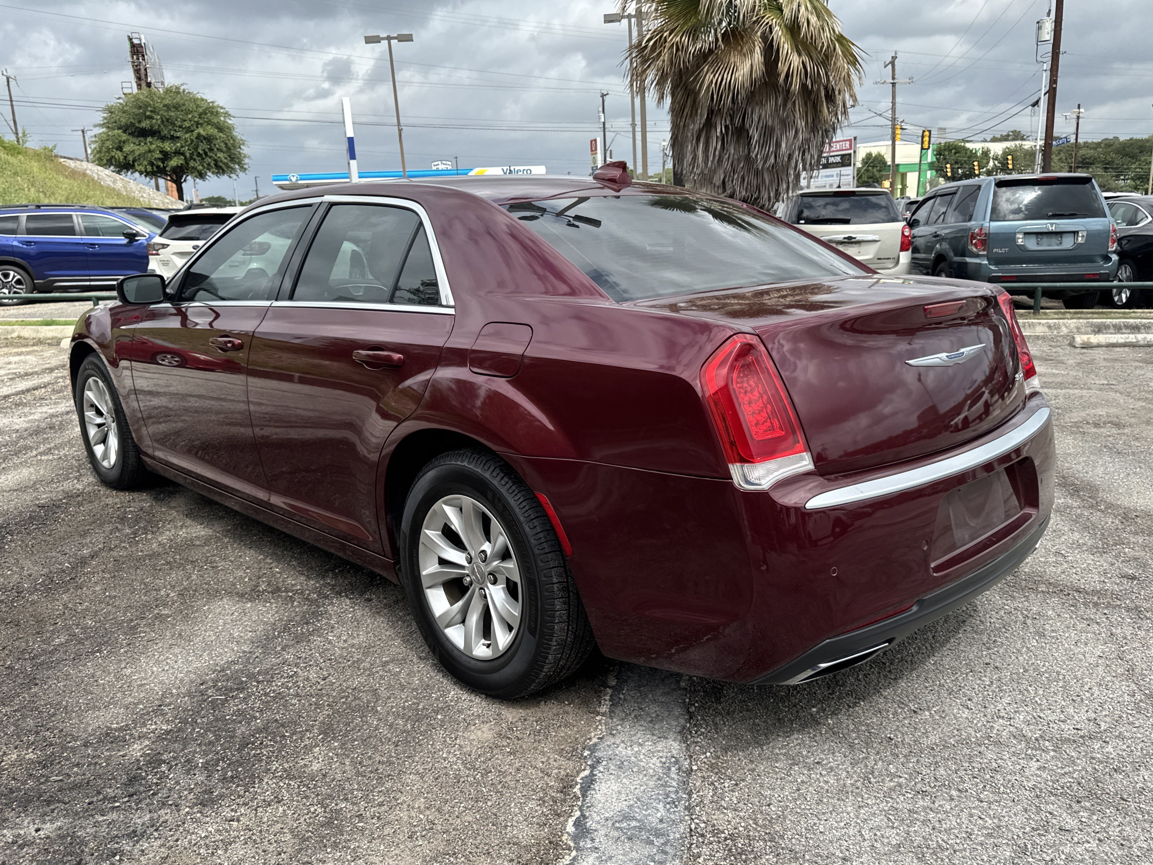 Used 2016 Chrysler 300 Limited RWD image 5