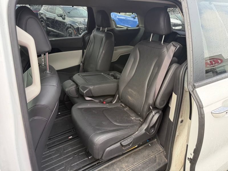 Certified 2023 Kia Carnival EX FWD image 10