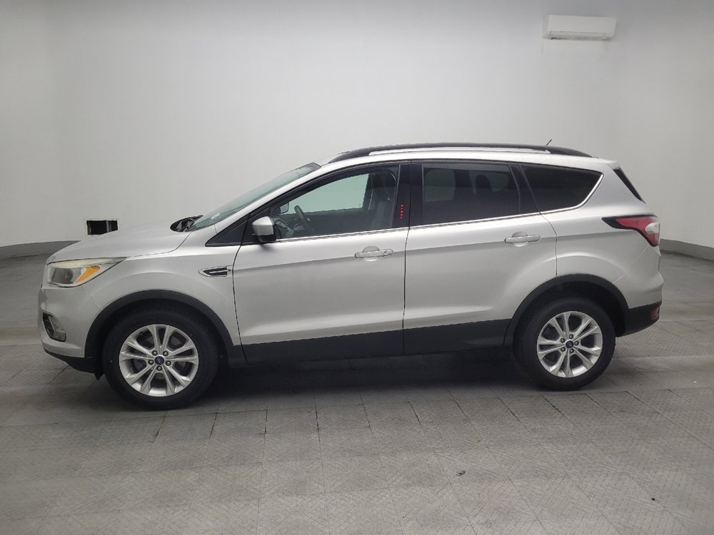 Used 2018 Ford Escape SE FWD image 2