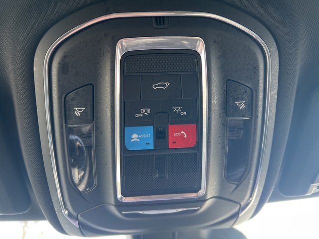 Used 2024 Jeep Grand Cherokee Limited image 37