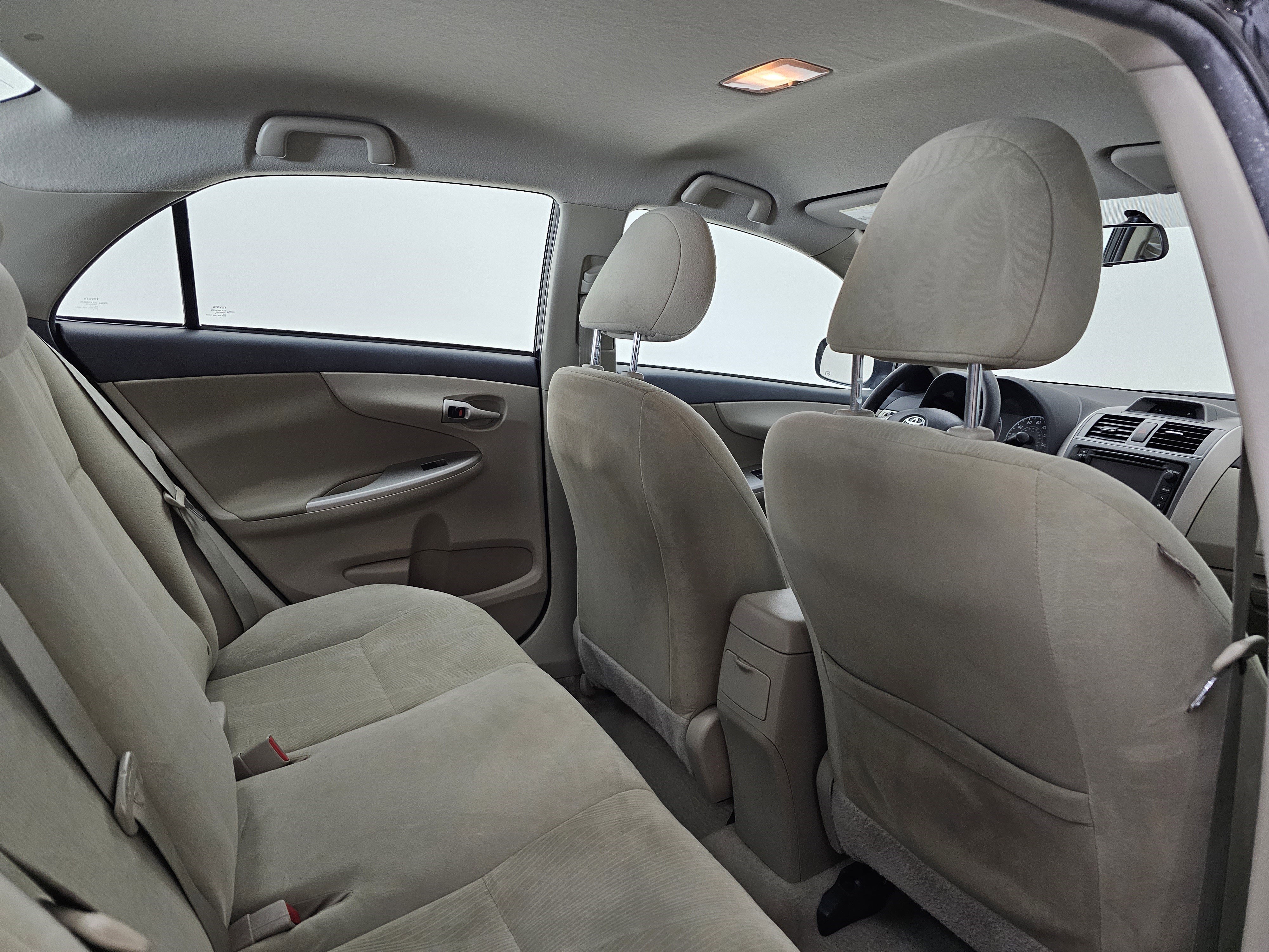 Used 2013 Toyota Corolla LE image 28