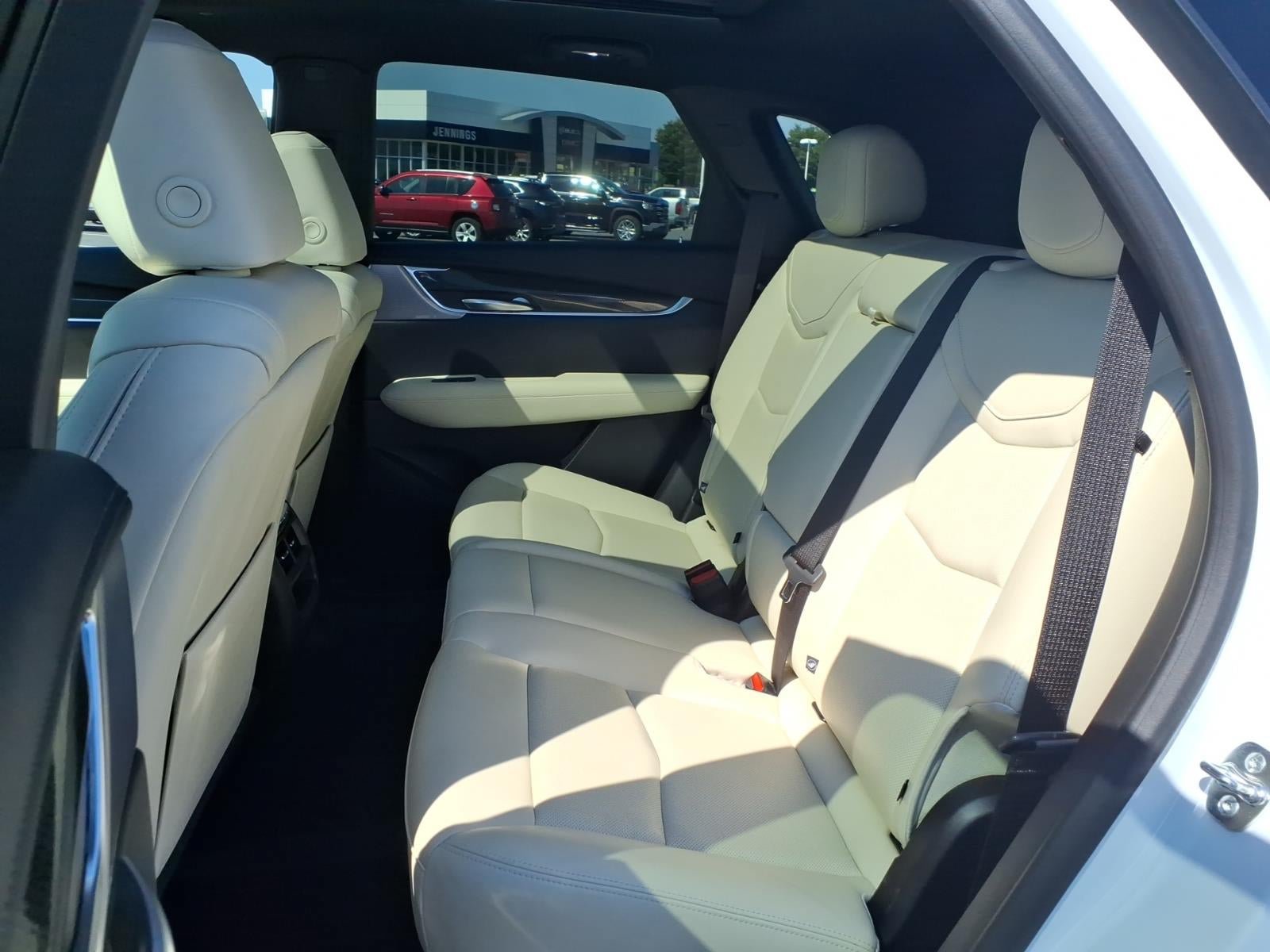 Certified 2025 Cadillac XT5 Sportv w/ Technology Package AWD/4WD image 16