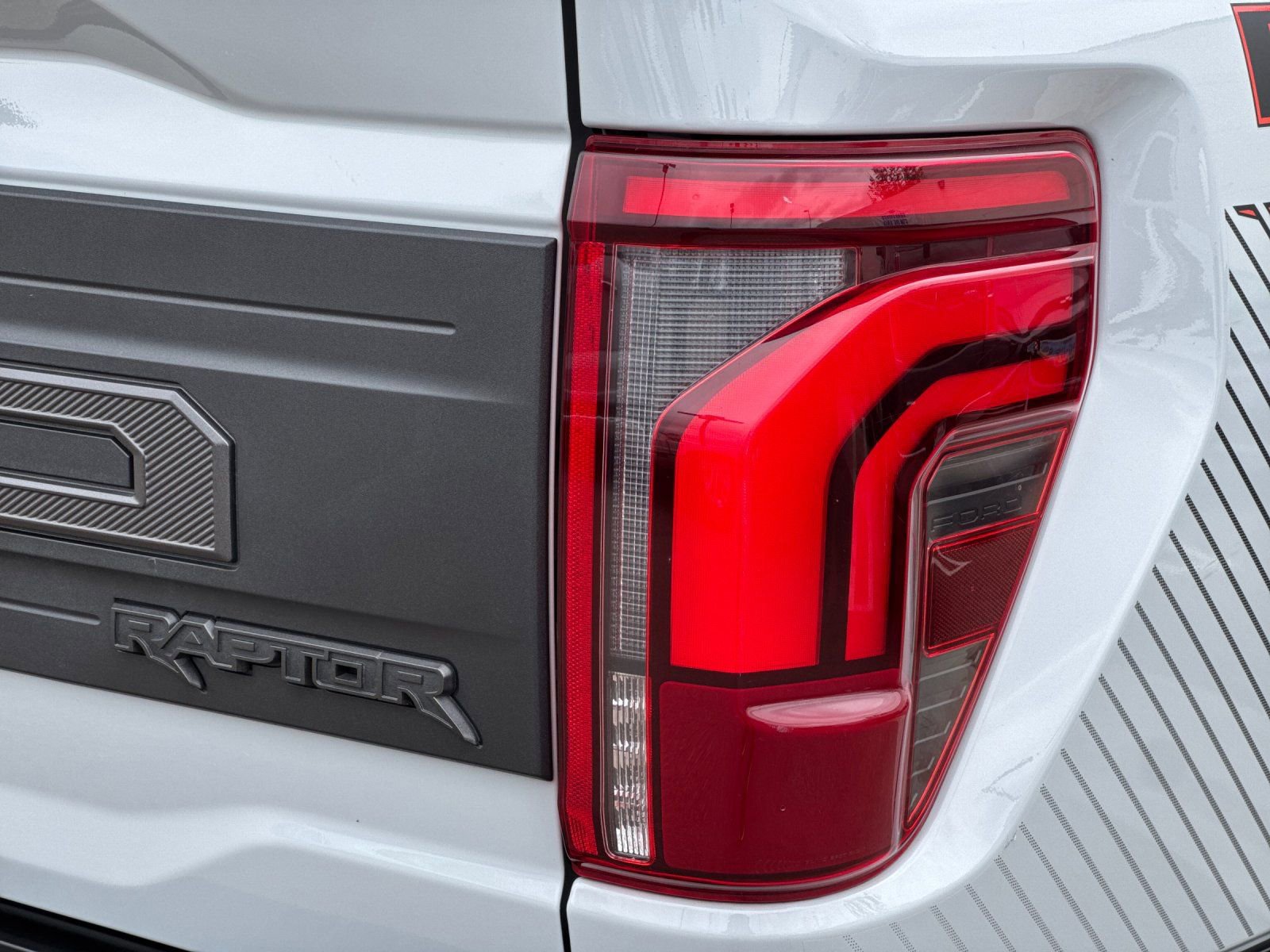 Used 2024 Ford F150 Raptor image 37