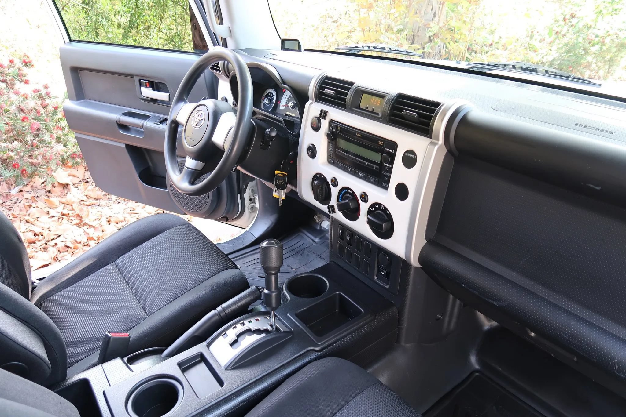 Used 2009 Toyota FJ Cruiser 2WD w/ TRD Sport Pkg image 32