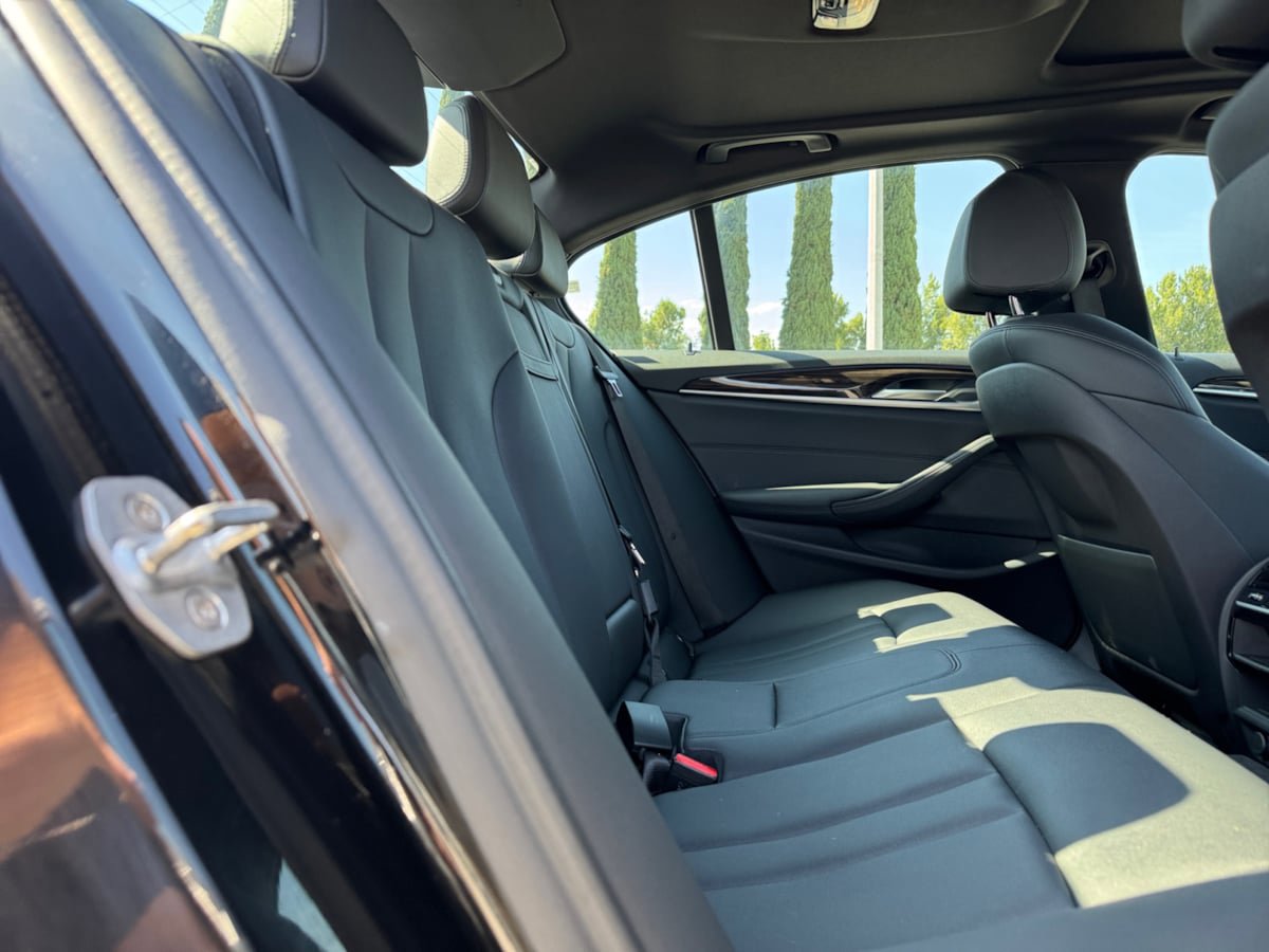 Used 2019 BMW 530e w/ Convenience Package RWD image 18